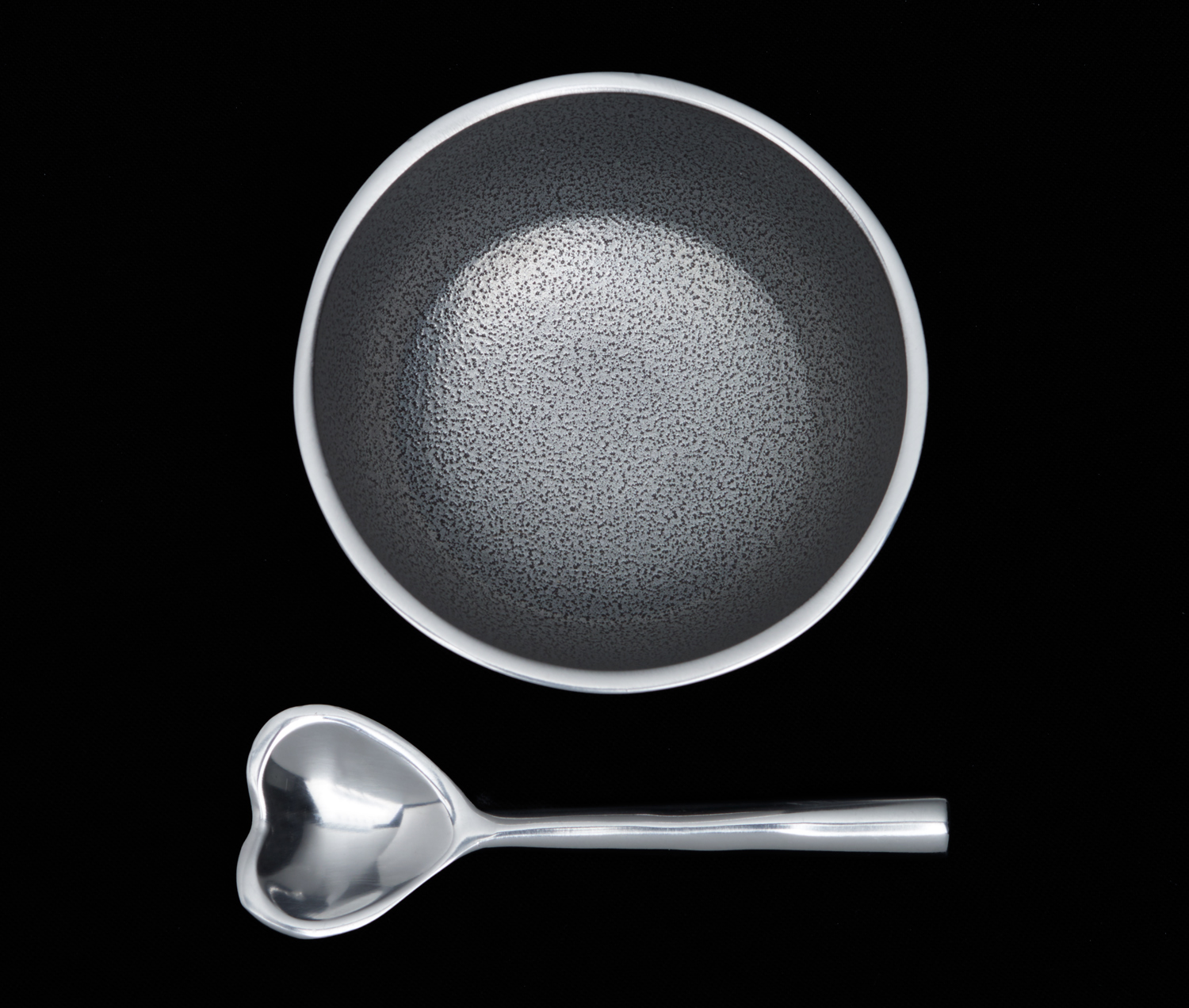 Dot Plain Bowl with Heart Spoon