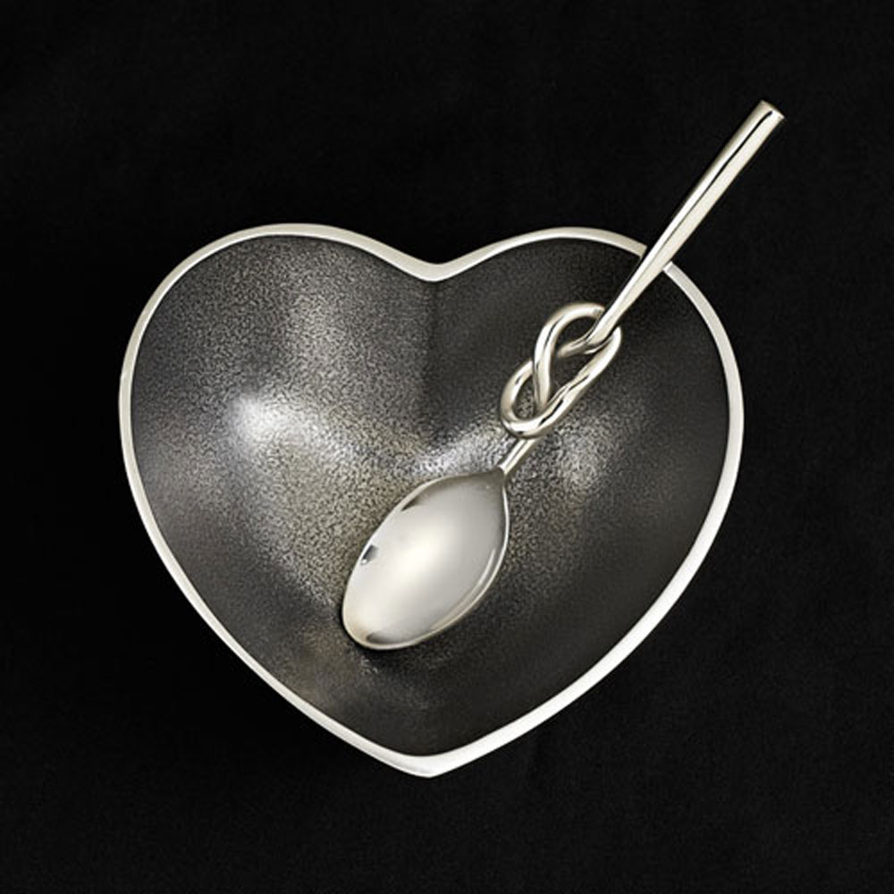 hearty-bowl-with-knotty-spoon